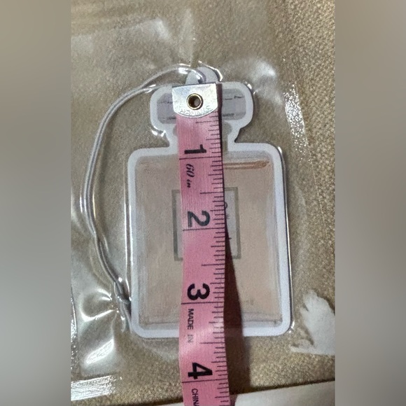 CHANEL Vibrant Pink Compact Mirror and Car Freshener NWOT - Picture 15 of 15